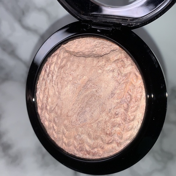 PERFECT TOPPING MAC MIneralized Skinfinish - Picture 5 of 15